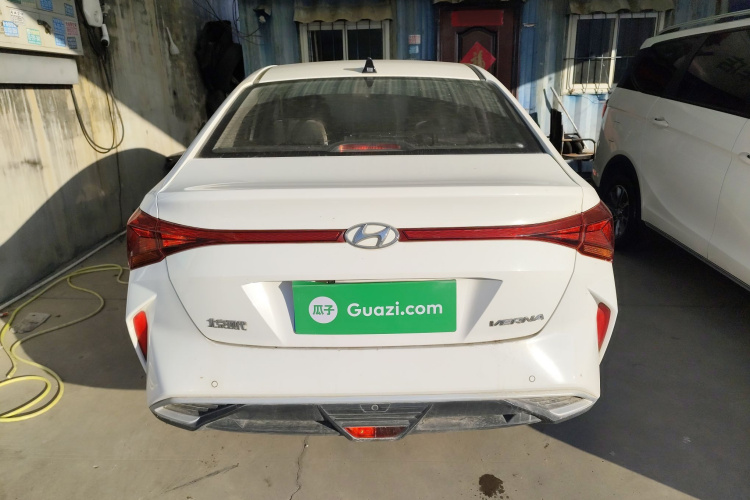 现代 悦纳 2020款 1.4L 手动GLS炫酷版车身外观6