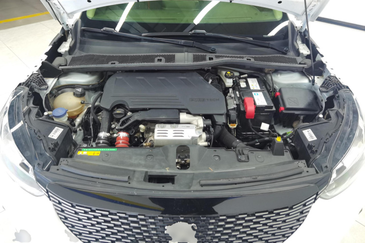 标致2008 2020款 230THP 风尚天窗版机舱底盘24