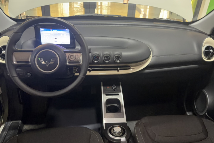 五菱汽车 五菱缤果 2024款 203km 轻享款中控内饰7003