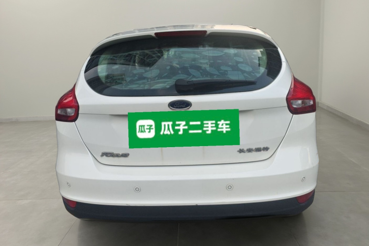 福特 福克斯 2015款 两厢 1.6L 自动风尚型车身外观6