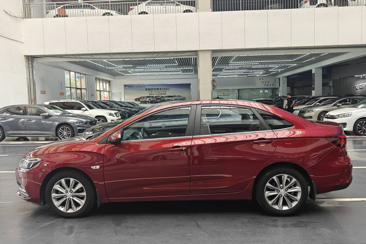 雪佛兰 科鲁泽 2022款 320 自动悦享天窗版车身外观6002