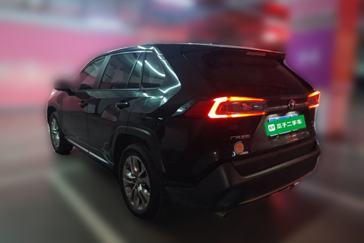 丰田 威兰达 2022款 2.0L CVT四驱豪华PLUS版车身外观5