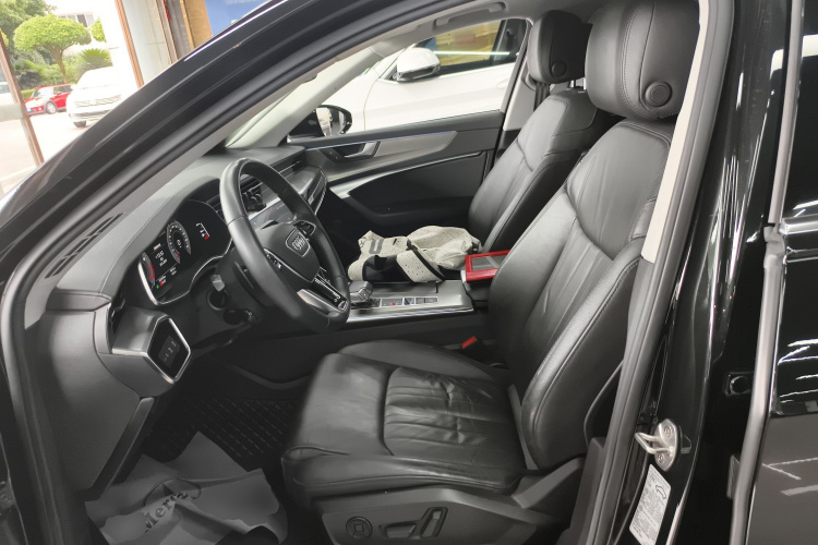 奥迪A6L 2020款 40 TFSI 豪华动感型中控内饰19