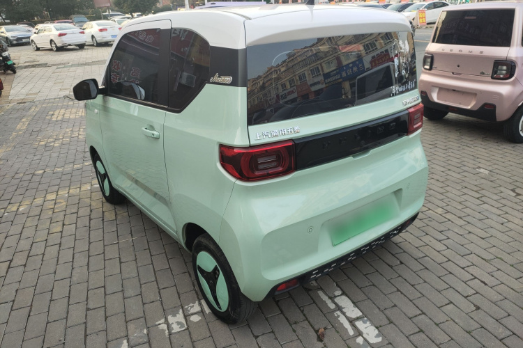 五菱汽车 宏光MINIEV 2021款 马卡龙臻享款 磷酸铁锂车身外观4