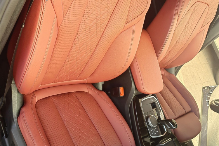 宝马X3 2023款 改款 xDrive30i 领先型 M曜夜套装中控内饰7005