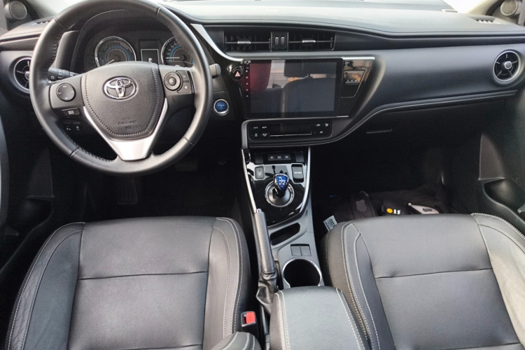 丰田 卡罗拉 2017款 改款双擎 1.8L E-CVT精英版中控内饰12