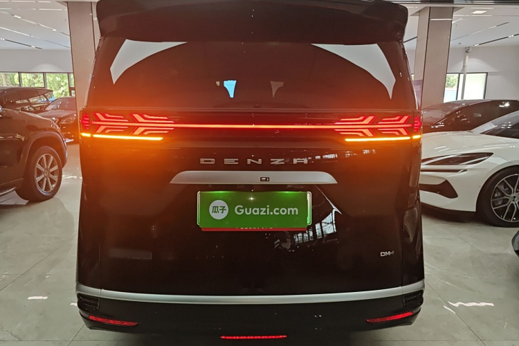 腾势D9 2024款 DM-i 1050 尊享型车身外观6