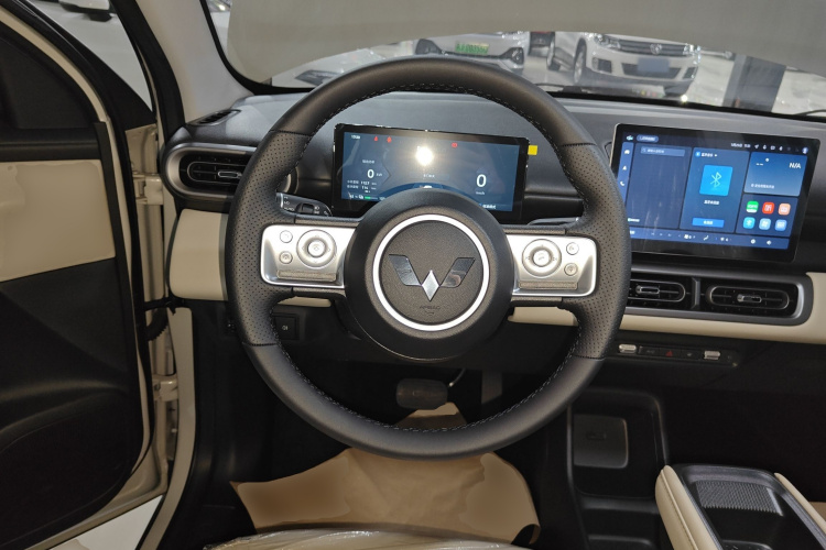 五菱汽车 五菱缤果PLUS 2024款 330km 五座版中控内饰13