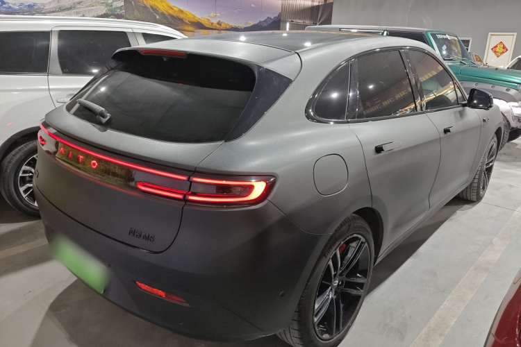 鸿蒙智行 问界M5 2024款 增程 Max RS 四驱高阶智驾版车身外观7