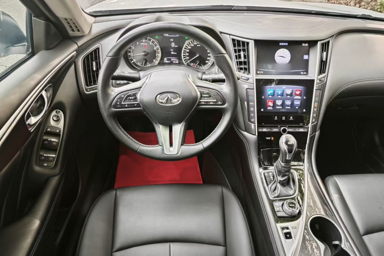 英菲尼迪Q50L 2018款 2.0T 舒适版 国VI中控内饰7004