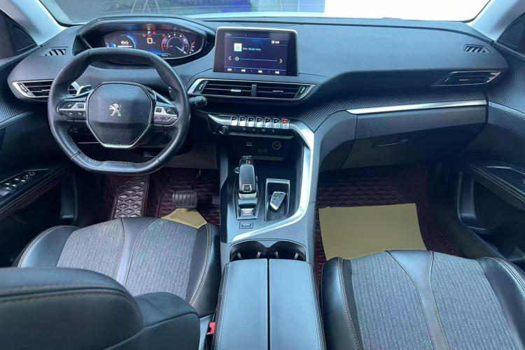 标致5008 2017款 350THP 5座精英版中控内饰12