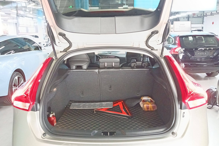 沃尔沃V40 2018款 T3 智逸版中控内饰23