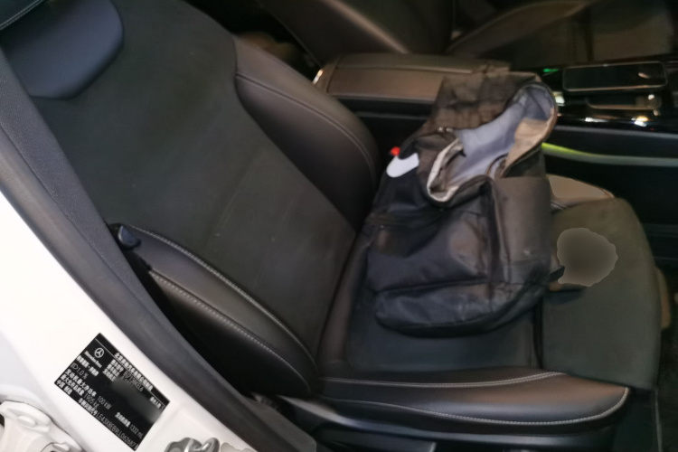 奔驰A级 2020款 A 180 L 运动轿车局部细节41