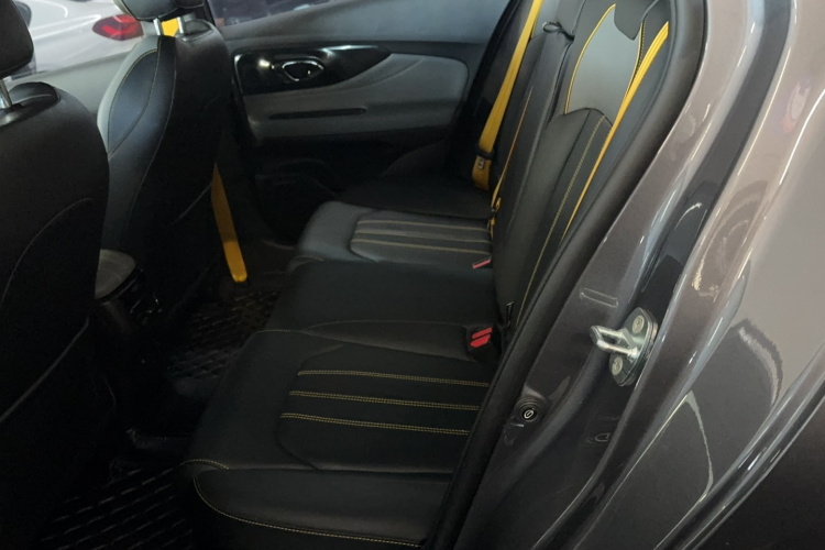 广汽传祺 影豹 2023款 270T DCT J15版中控内饰7001