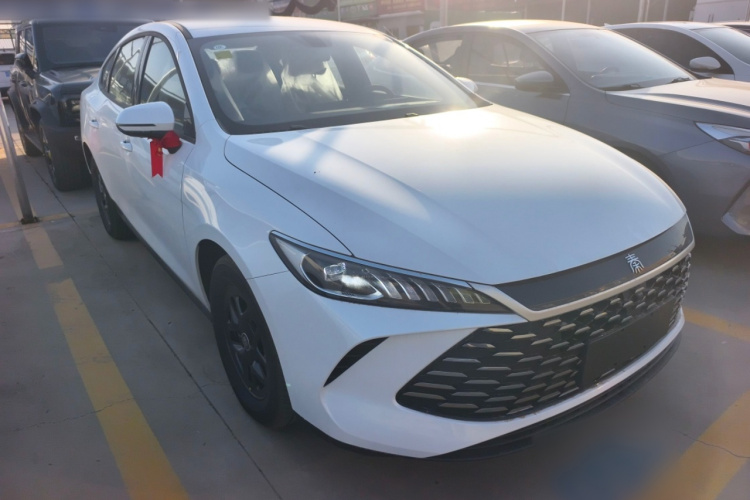 比亚迪 秦PLUS 2025款 DM-i 智驾版 55KM领先型车身外观3