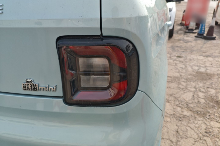 吉利银河 2024款 熊猫mini 200km 耐力熊车身外观6006