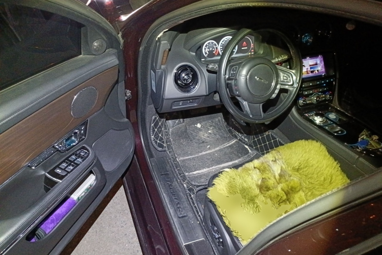 捷豹XJ 2016款 XJL 2.0T 两驱典雅商务版中控内饰20