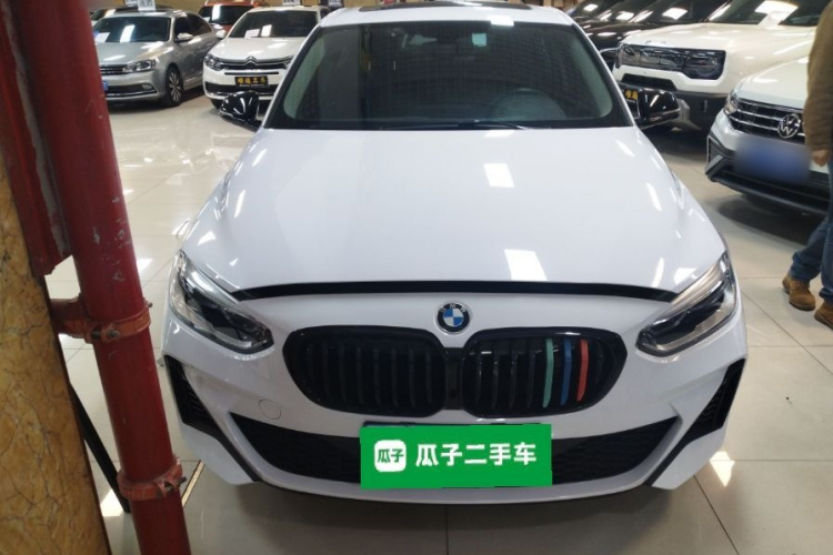 宝马1系 2021款 120i M运动曜夜版车身外观2