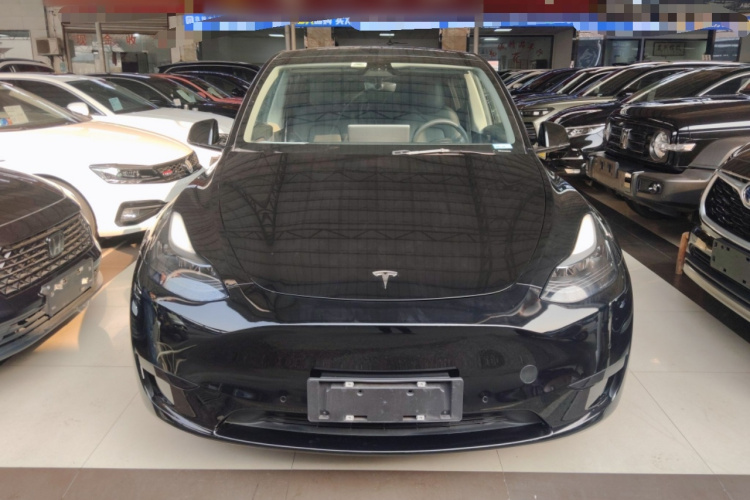 特斯拉 Model Y 2022款 后轮驱动版车身外观2