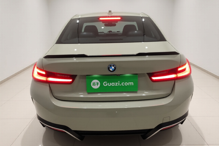 宝马i3 2022款 eDrive 35 L车身外观6