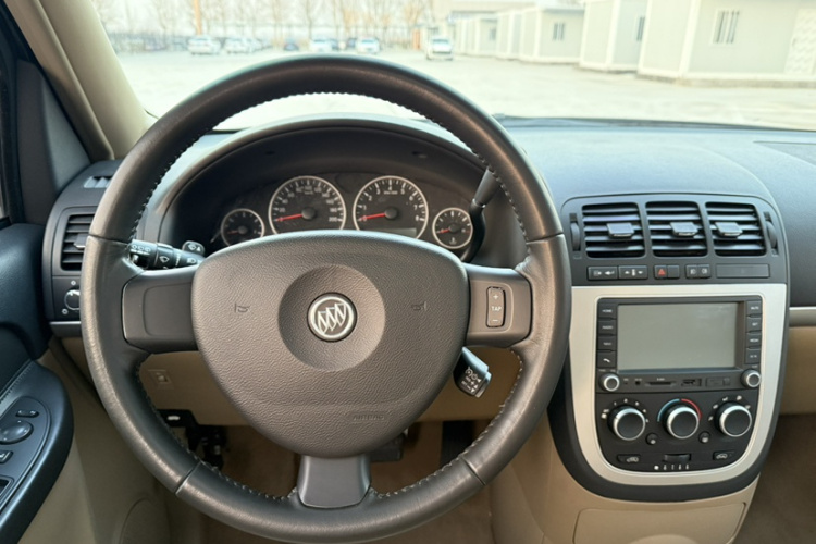 别克GL8 2014款 2.4L 行政版局部细节13