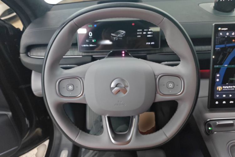 蔚来EC6 2023款 75kWh中控内饰13