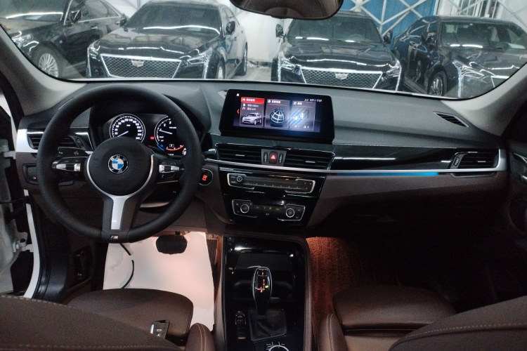 宝马X1 2020款 sDrive20Li 尊享型中控内饰12