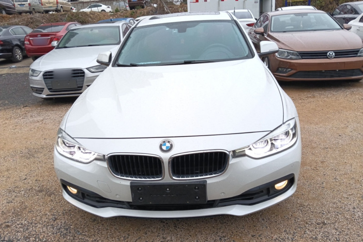 宝马3系 2017款 318i 时尚型车身外观2