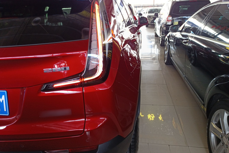 凯迪拉克XT4 2021款 28T 四驱铂金运动版车身外观9