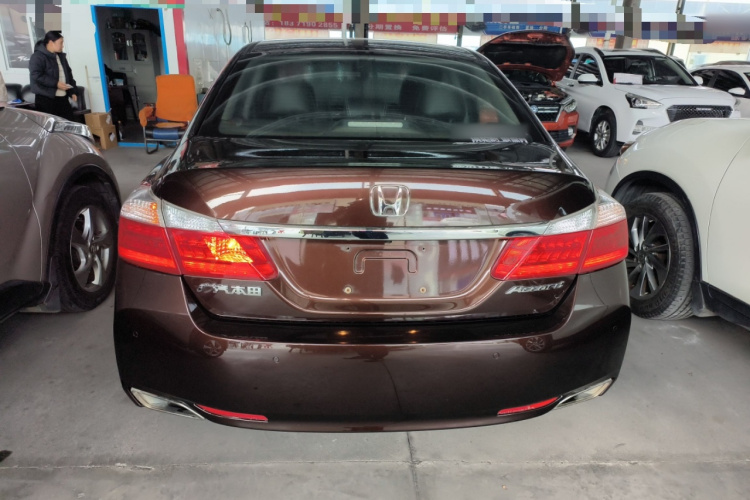 本田 雅阁 2015款 2.0L LX 舒适版车身外观6