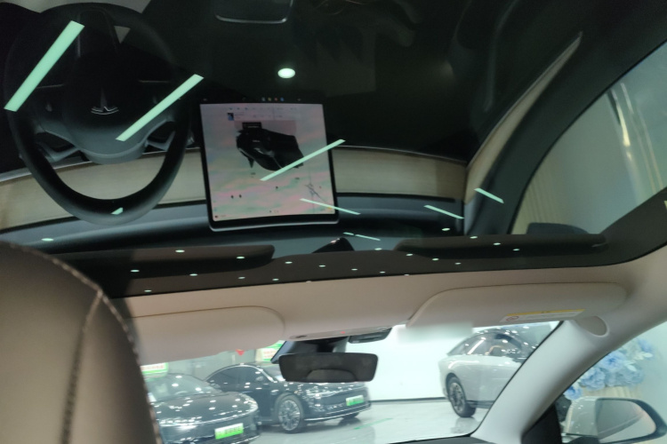 特斯拉 Model 3 2022款 后轮驱动版中控内饰22