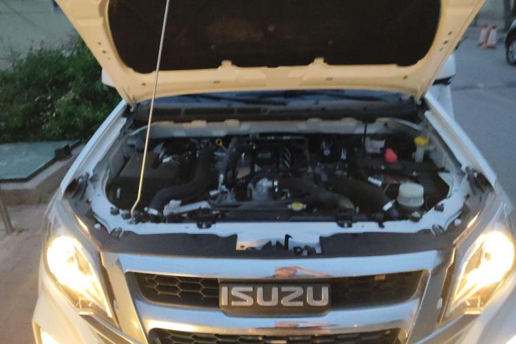 五十铃 瑞迈 2022款 2.8T经典柴油四驱舒适型标轴版JE493ZLQ6E局部细节24