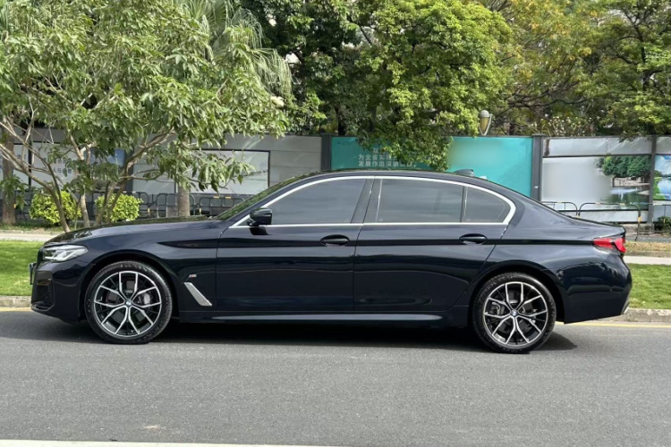 宝马5系 2023款 530Li 尊享型 M运动套装车身外观6003