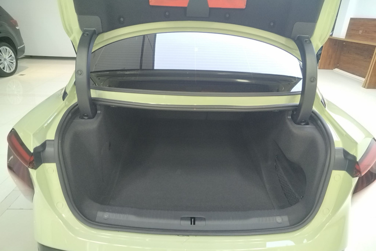 红旗EH7 2024款 690 Pro荣耀版机舱底盘23