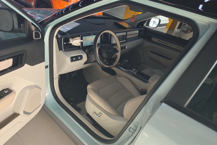 吉利汽车 吉利icon 2023款 1.5TD 巧克力醇巧版中控内饰7003