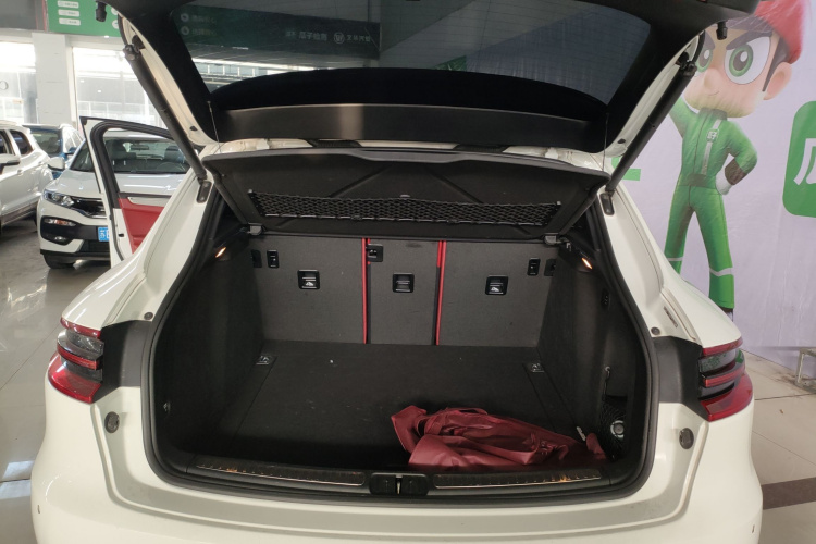 保时捷 2017款  Macan Turbo 3.6T机舱底盘23