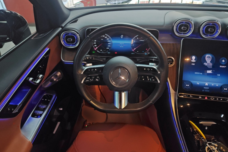 奔驰GLC 2023款 改款 GLC 300 L 4MATIC 动感型 5座中控内饰13