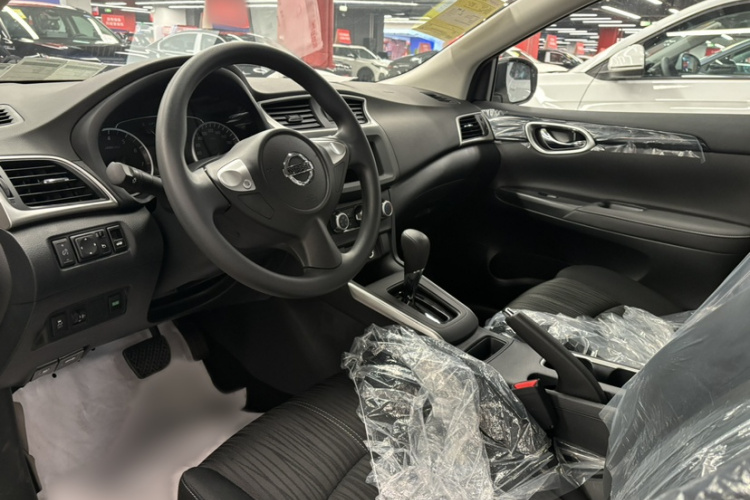 日产 轩逸 2024款 经典 1.6XL CVT豪华版中控内饰7001