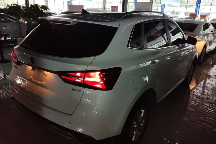 荣威RX3 2020款 1.6L 手动超爽进取版车身外观6005
