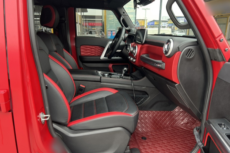 北京越野 北京BJ40 2021款 2.3T 自动四驱刀锋英雄版至尊型局部细节41