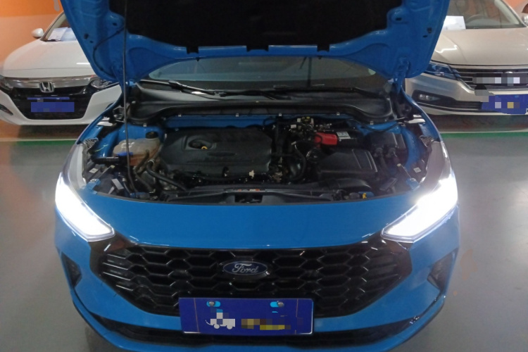 福特 福克斯 2022款 三厢 EcoBoost 180 自动竞速版机舱底盘24