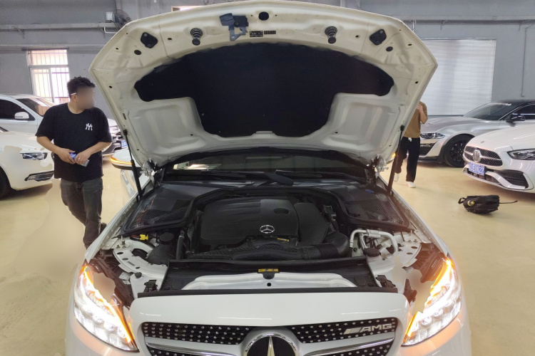 奔驰C级(进口) 2019款 C 260 轿跑车机舱底盘24