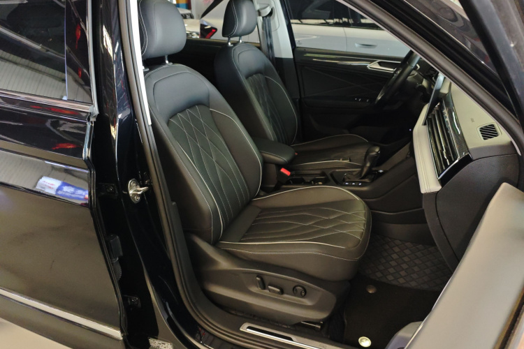 大众 途观L 2023款 改款 330TSI 自动两驱R-Line越享版局部细节41