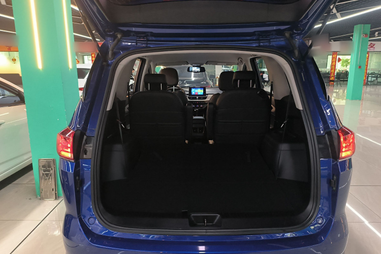 宝骏360 2019款 1.5L CVT精英型 国VI机舱底盘23