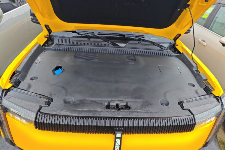 奇瑞iCAR 03 2024款 472km 四驱长续航版机舱底盘24