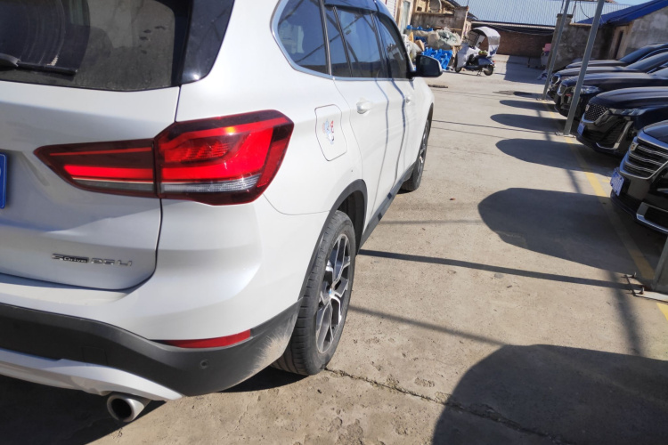 宝马X1 2022款 sDrive25Li 领先型车身外观9