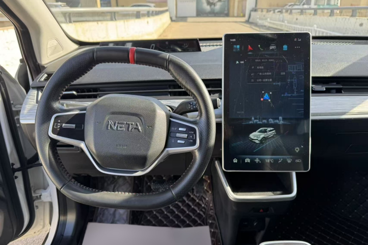 哪吒汽车 哪吒V 2022款 潮 400 Lite中控内饰7005