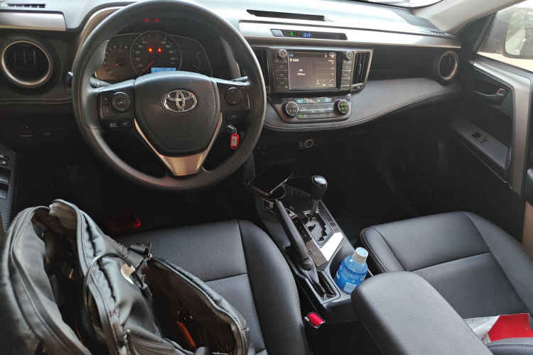 丰田 RAV4荣放 2015款 2.0L CVT两驱风尚版中控内饰12