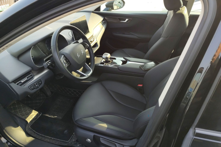 红旗E-QM5 2022款 431km 充电乐享版局部细节19