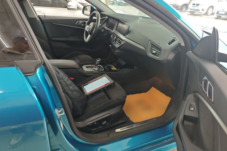 宝马2系(进口) 2021款 225i 四门轿跑车 M运动曜夜套装局部细节41